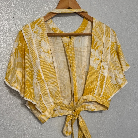 Skyler + Madison Yellow Floral Tie Front Crop Top Summer Beach Vacation Boho L - Picture 2 of 9